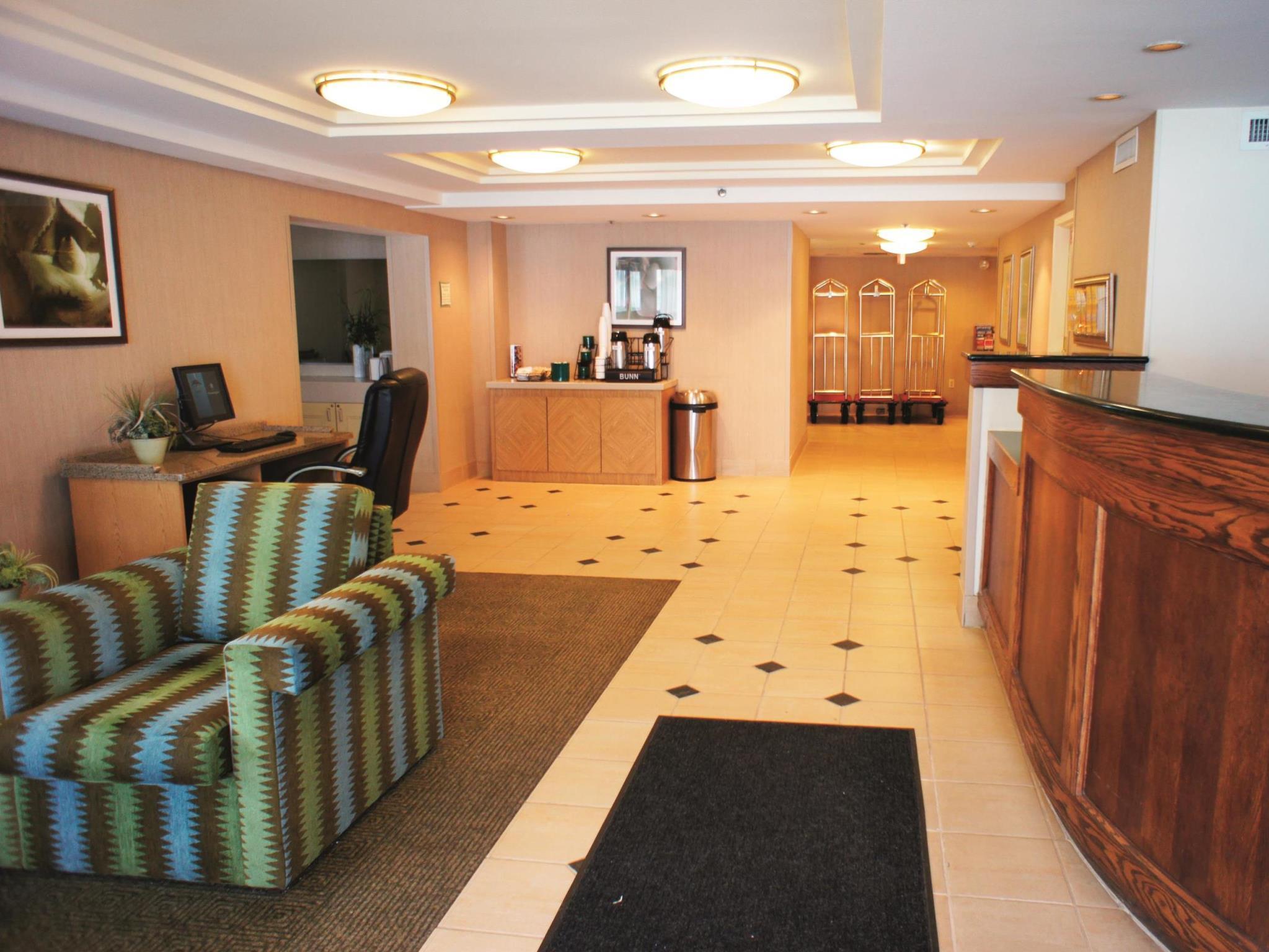 La Quinta By Wyndham Salem Nh Hotell Eksteriør bilde
