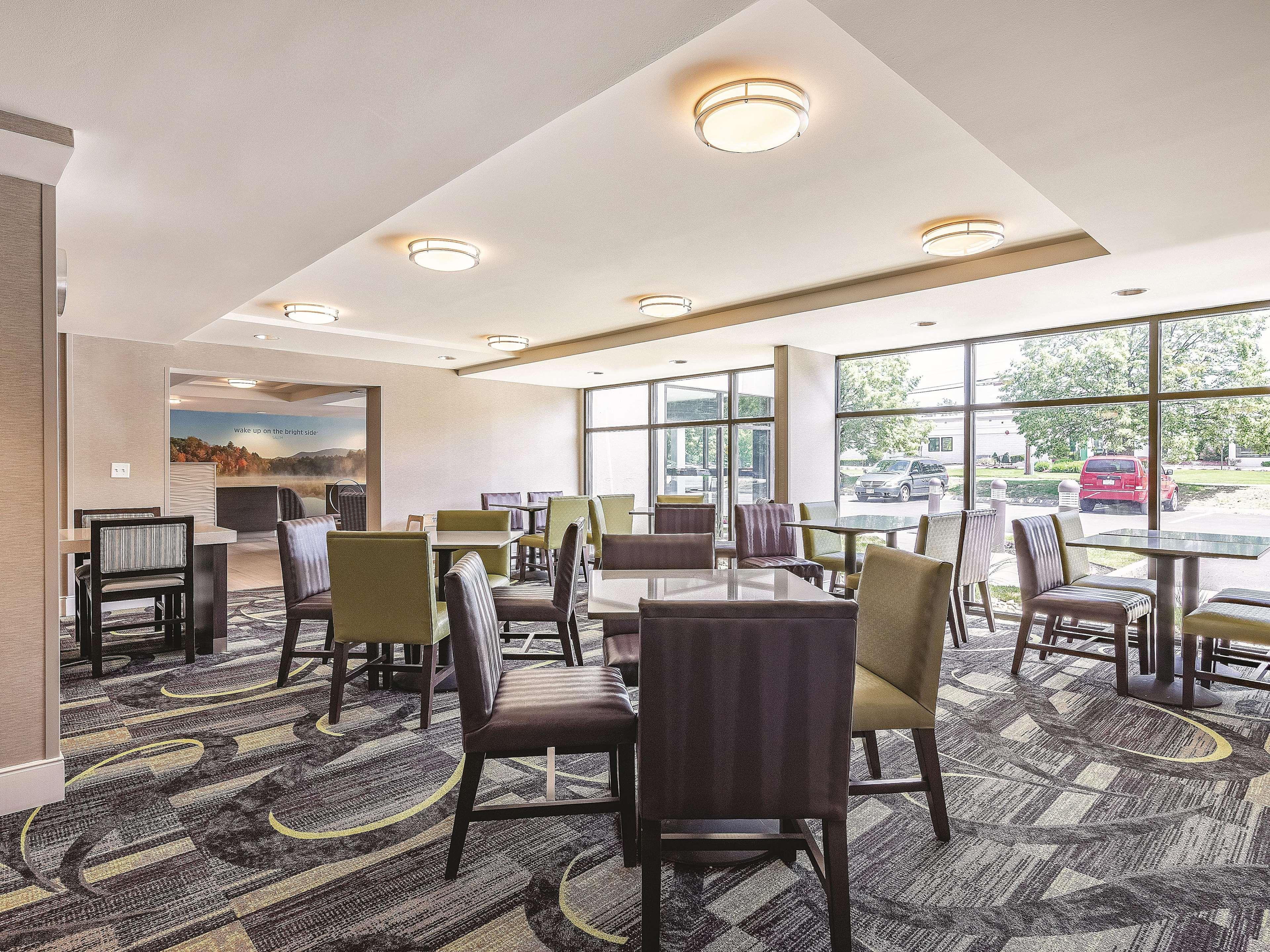 La Quinta By Wyndham Salem Nh Hotell Eksteriør bilde